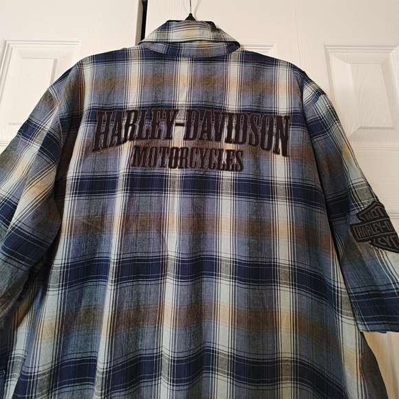 Harley Davidson Motorcycle HDMC Size L Men’s Button Up Blue Tan Plaid Shirt EUC - Picture 2 of 10